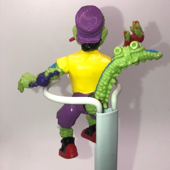 90S TMNT Mondo Gecko Action Figure 100% Complete w Skateboard Accessory - Picture 2 of 3